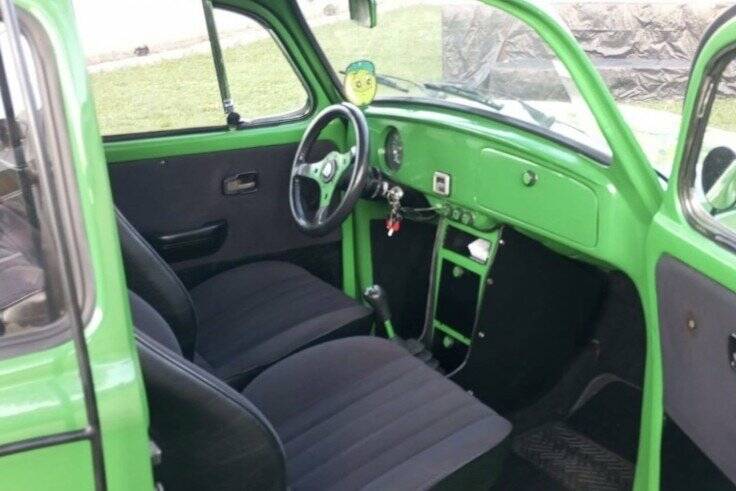 Image 2/8 of Volkswagen Beetle 1300 (1968)
