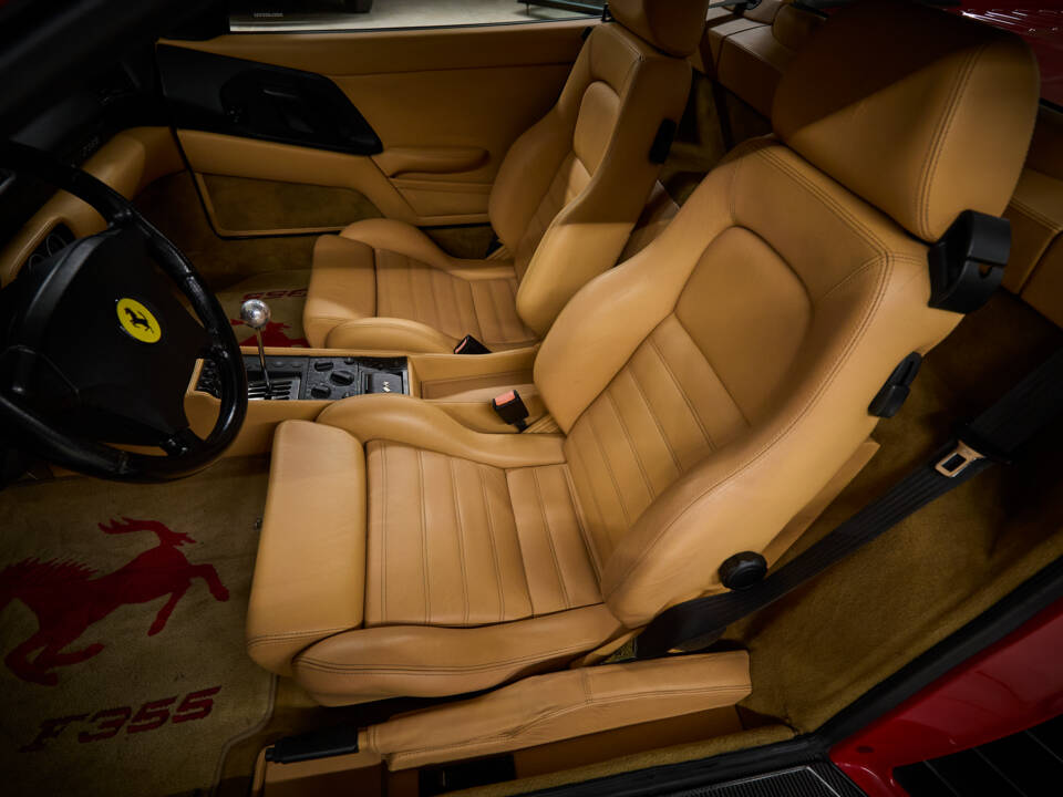 Image 57/99 of Ferrari F 355 Berlinetta (1997)