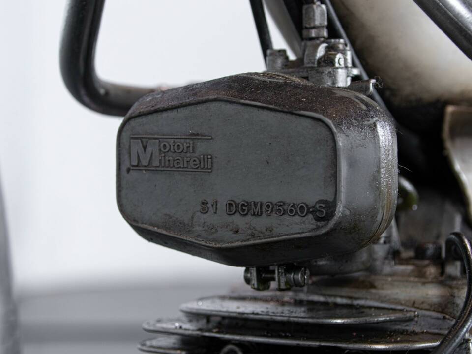 Image 42/50 of Oemmeci DUMMY (1978)