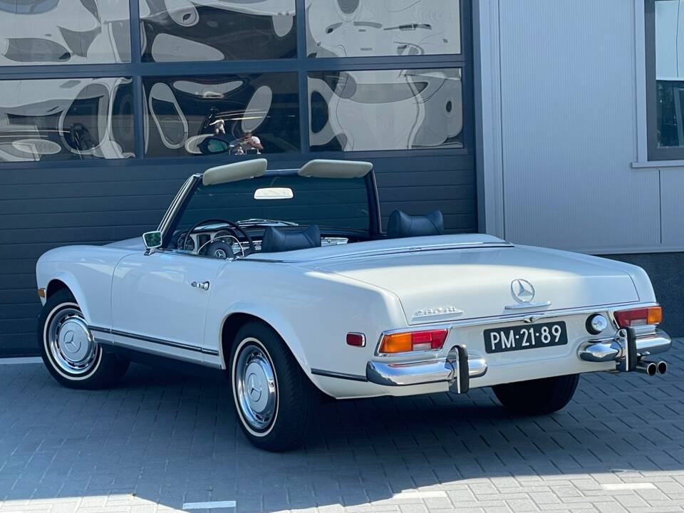 Image 5/33 of Mercedes-Benz 280 SL (1971)