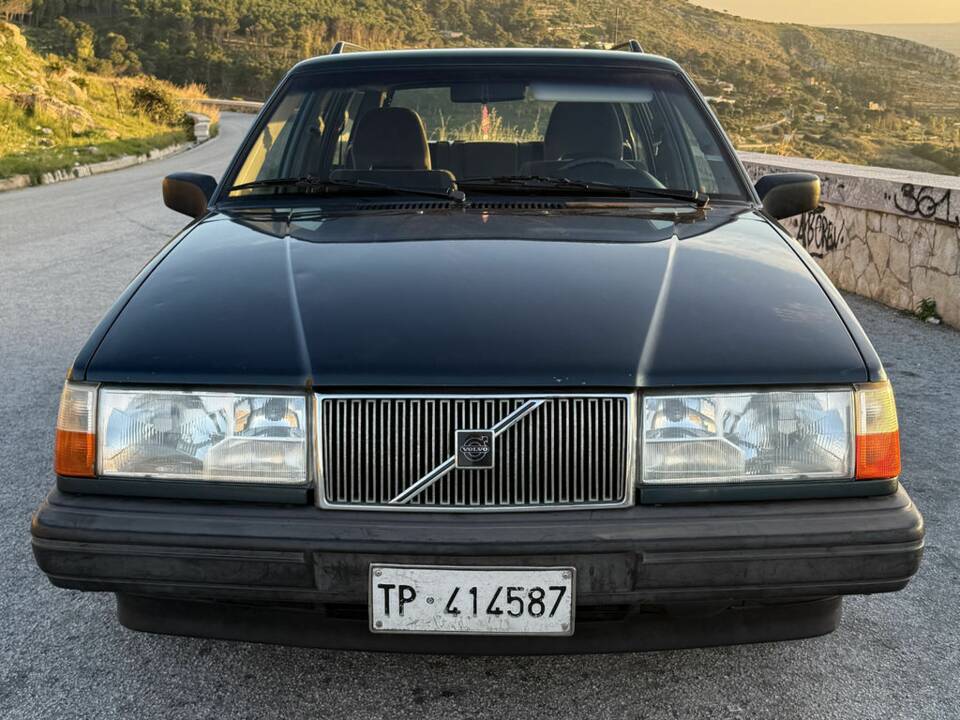 Image 4/8 of Volvo 940 2.0i (1994)
