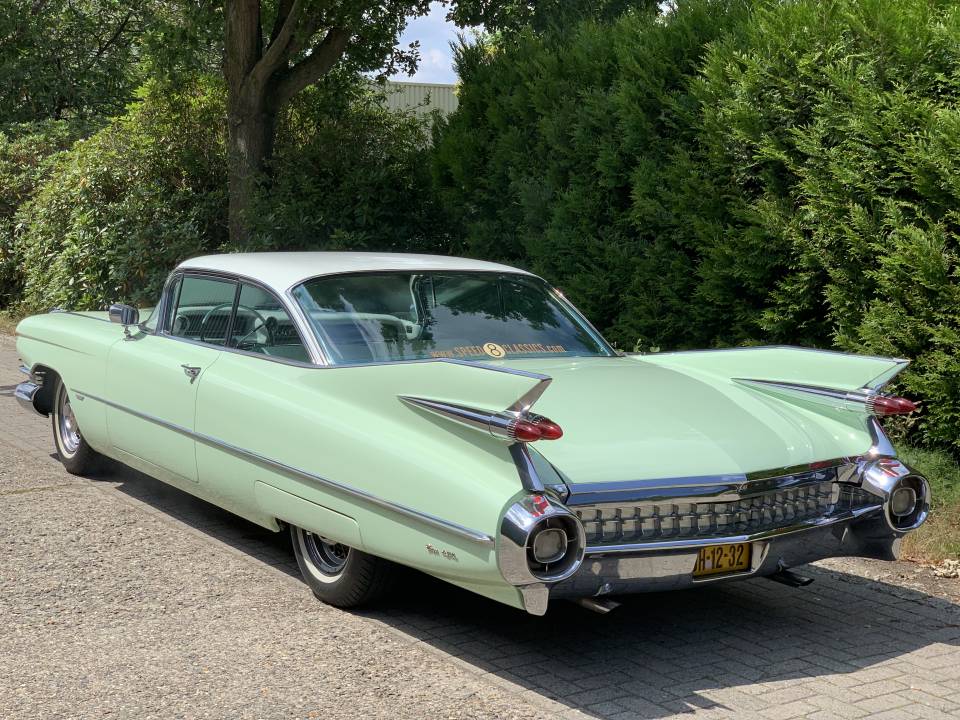 Image 9/13 of Cadillac Coupe DeVille (1959)