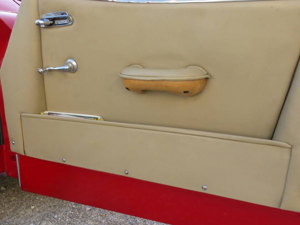 Image 59/174 of Jaguar XK 150 3.4 S OTS (1958)