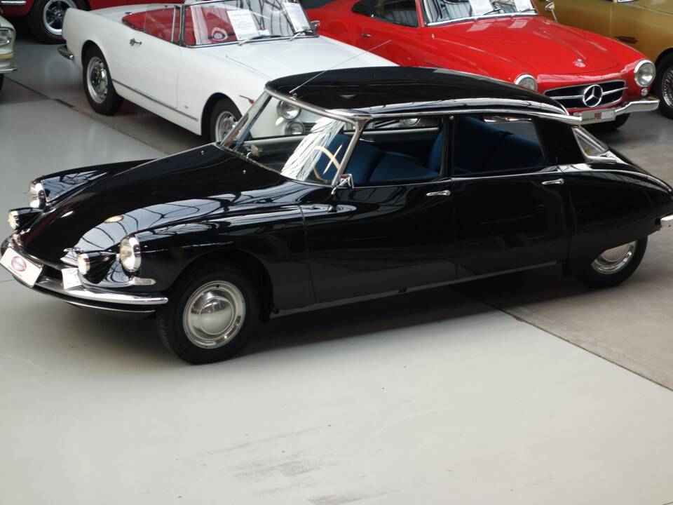 Image 1/30 of Citroën DS 19 (1959)