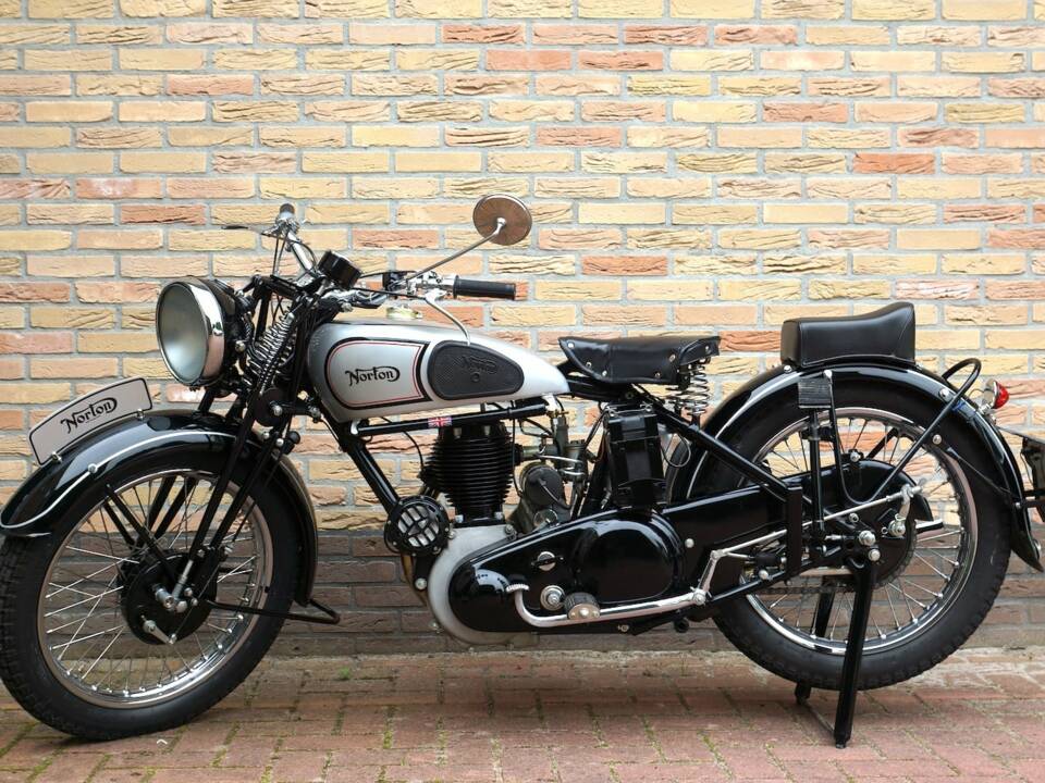 Image 5/9 of Norton Big Four 4 (1942)