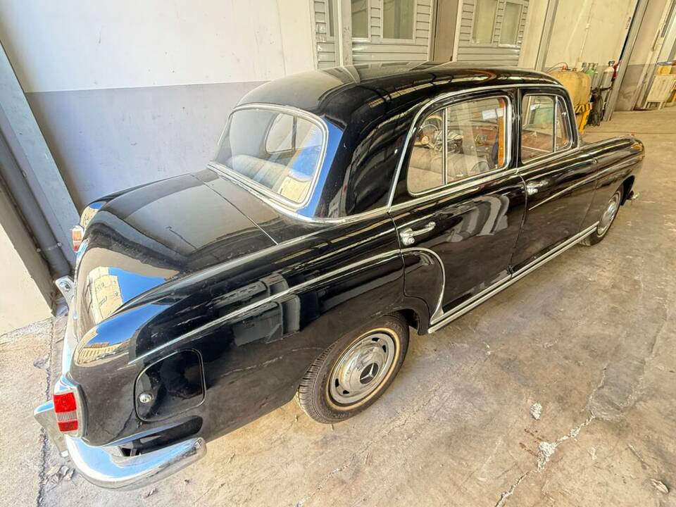 Imagen 4/8 de Mercedes-Benz 220 S (1958)