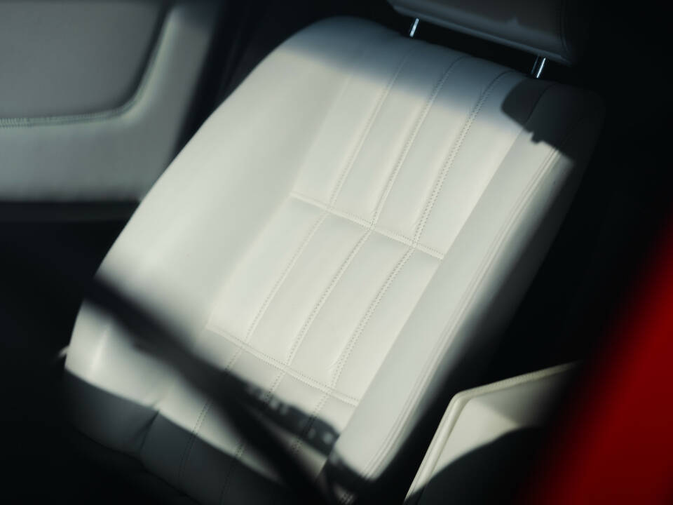 Image 12/38 of Ferrari 208 GTB Turbo (1987)