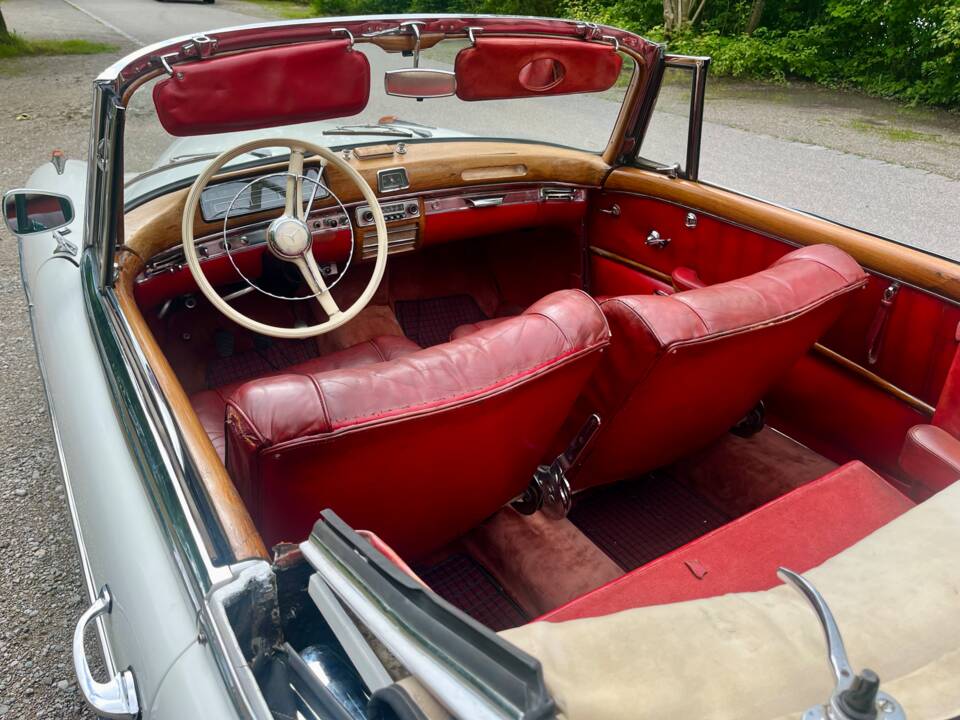 Image 22/55 of Mercedes-Benz 220 S Cabriolet (1957)