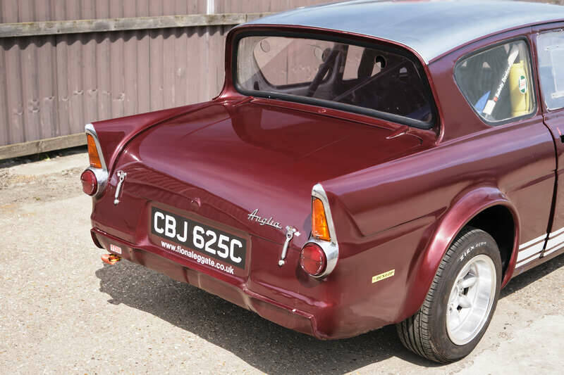 Image 50/50 of Ford Anglia (1965)