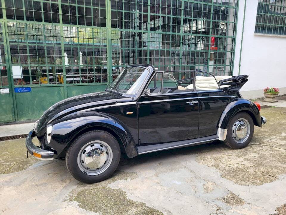 Immagine 18/47 di Volkswagen Käfer 1303 (1974)