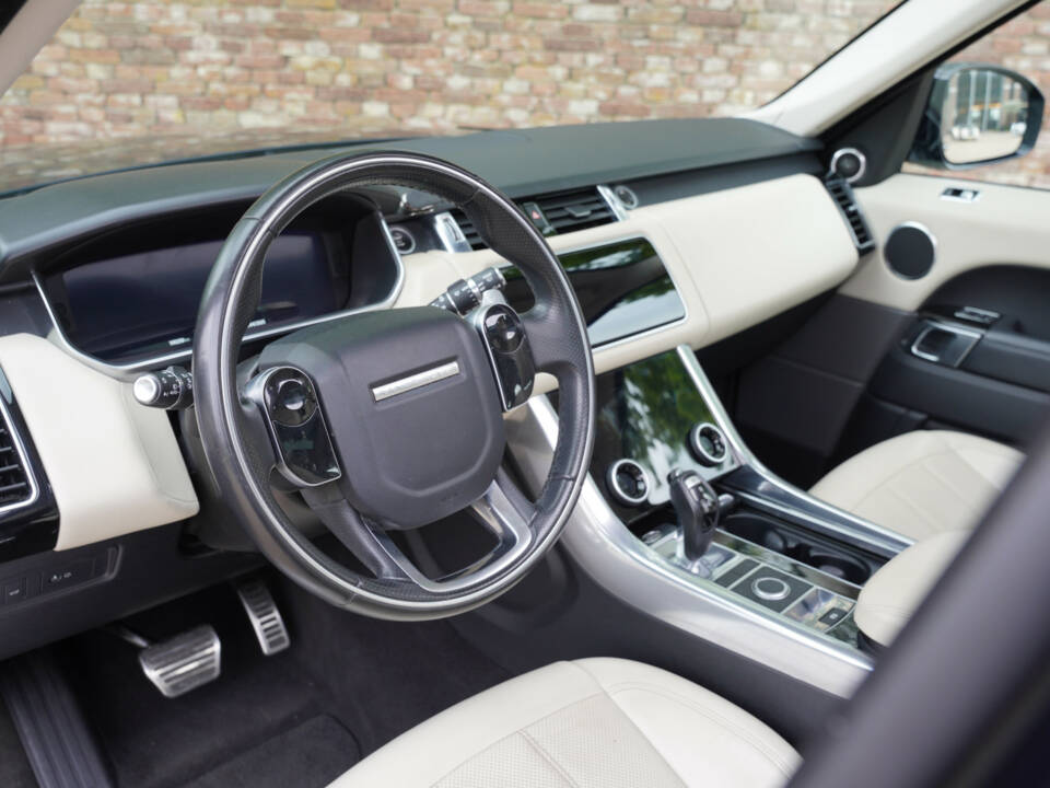 Image 3/50 of Land Rover Range Rover Sport P400e PHEV (2020)