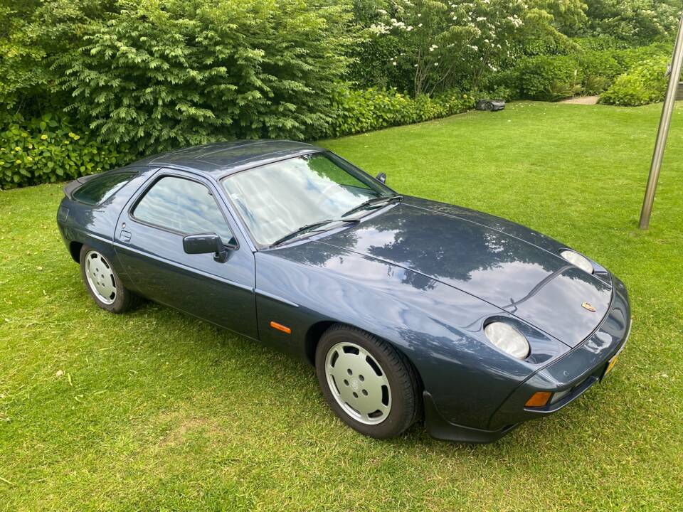 Immagine 6/19 di Porsche 928 S (1983)
