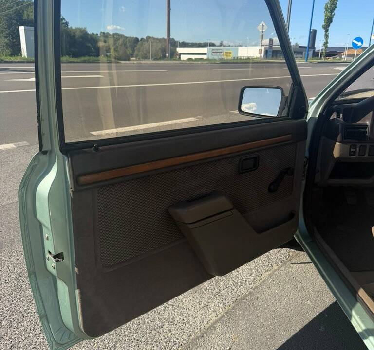 Bild 8/8 von Ford Escort 1.3 (1982)