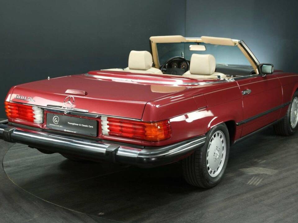 Bild 2/30 von Mercedes-Benz 560 SL (1989)