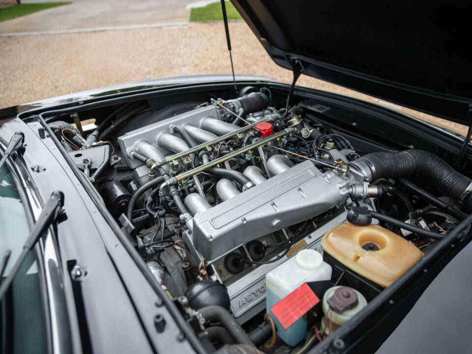 Bild 50/59 von Aston Martin V8 EFi Volante (1988)