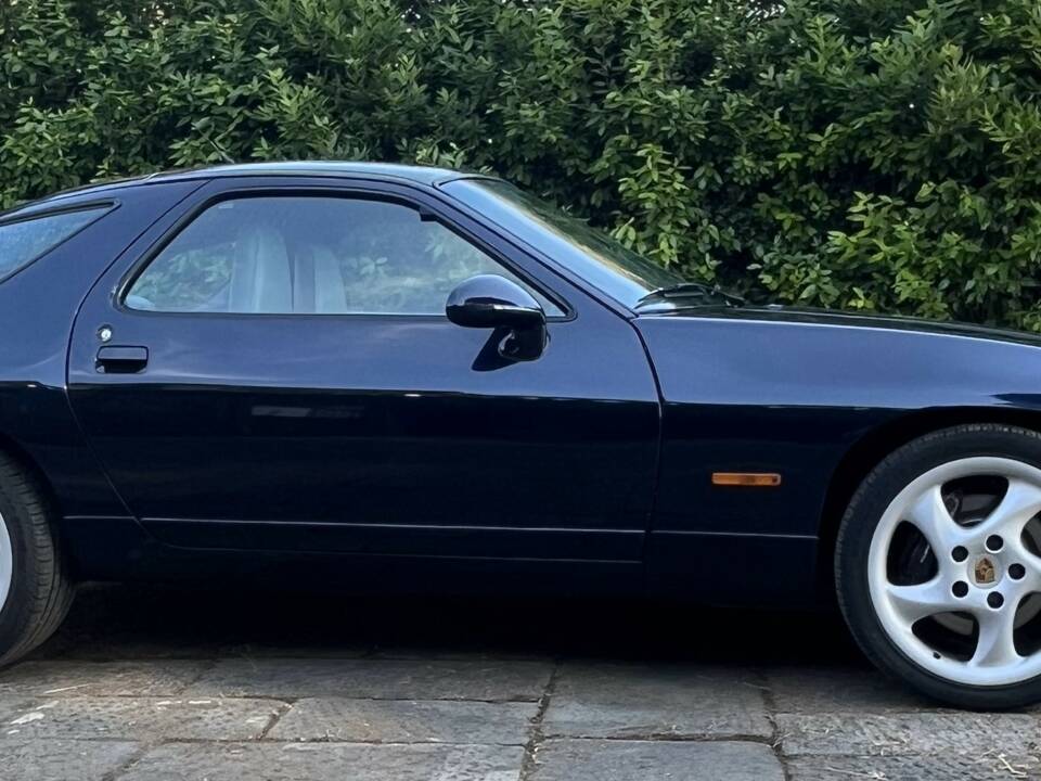 Image 7/26 of Porsche 928 GTS (1995)