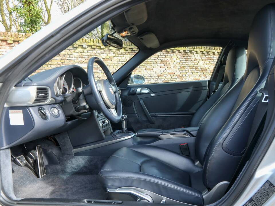 Image 26/50 of Porsche 911 Carrera S (2004)