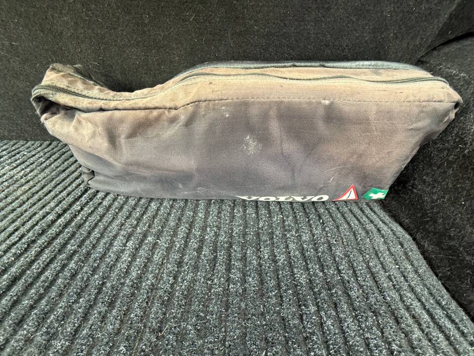 Image 20/54 of Volvo 245 GL (1990)