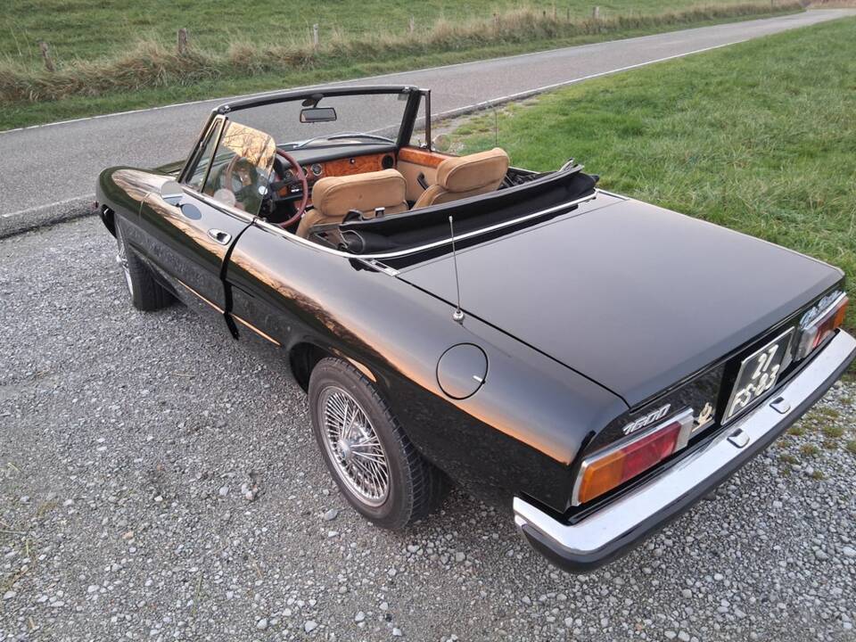 Immagine 8/8 di Alfa Romeo 1600 Spider (1975)
