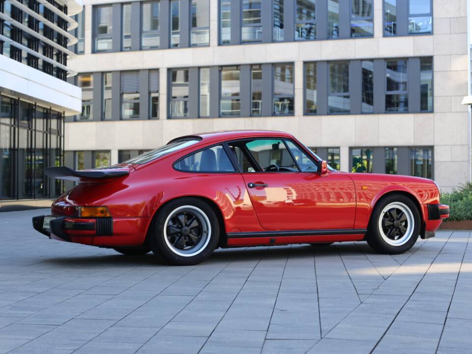 Afbeelding 50/50 van Porsche 911 Carrera 3.2 (1988)