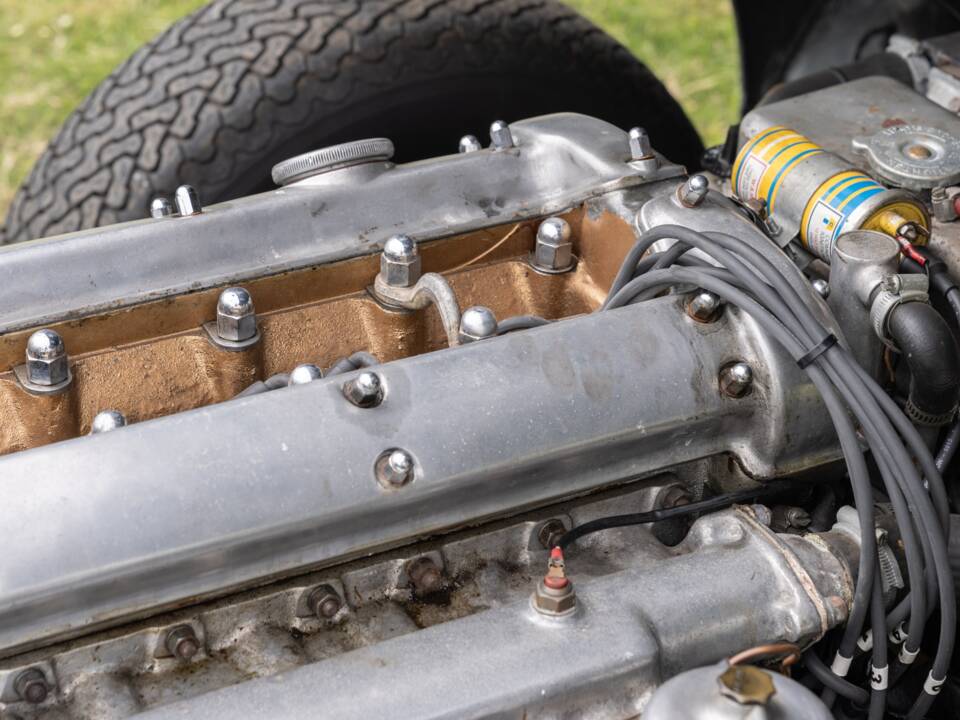 Image 4/25 de Jaguar Type E 4.2 (1964)