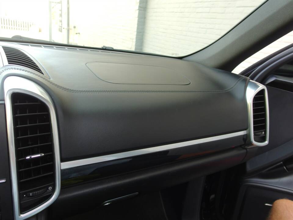 Image 59/96 of Porsche Cayenne S Diesel (2013)