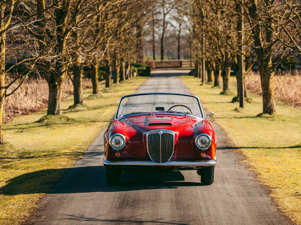 Bild 5/62 von Lancia Aurelia B24 (1958)