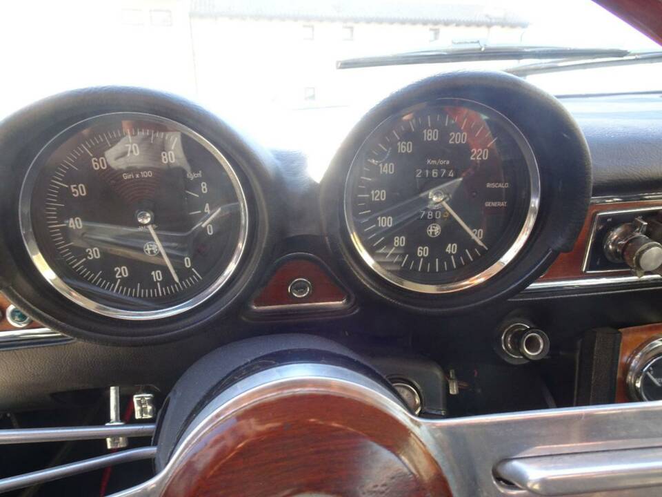 Bild 15/50 von Alfa Romeo 1750 GT Veloce (1971)