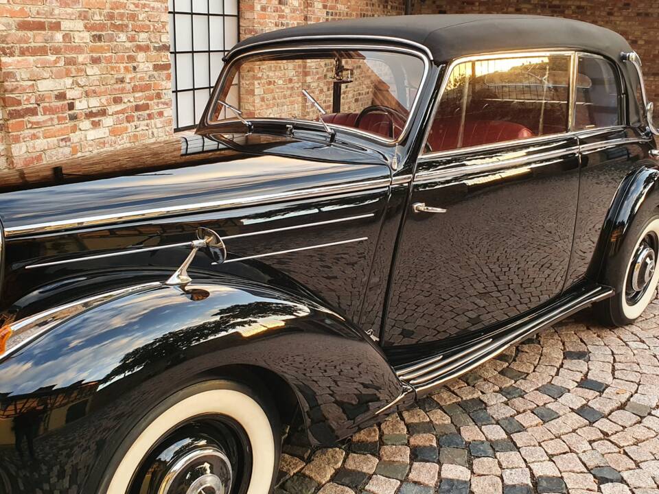 Image 2/22 de Mercedes-Benz 220 Cabriolet B (1953)