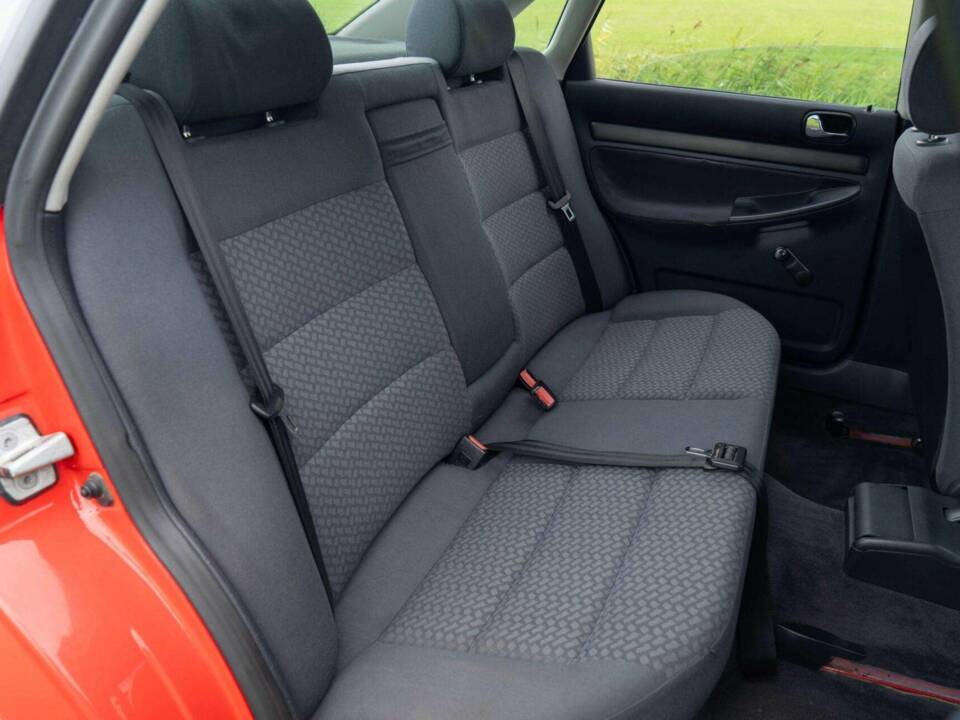 Image 24/40 de Audi A4 1.6 (1995)