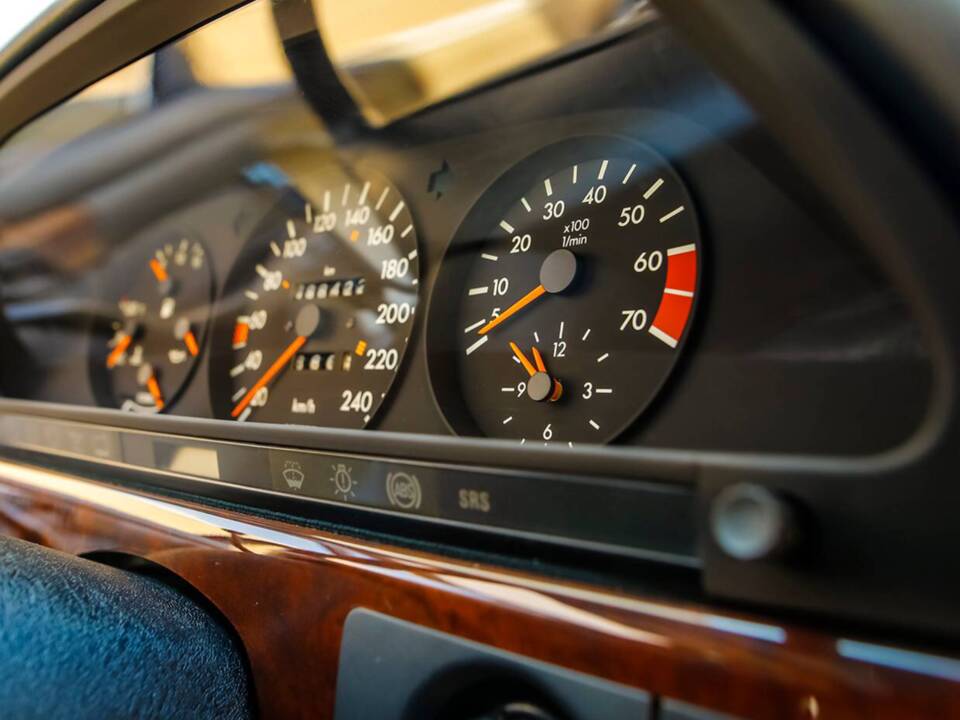 Image 14/21 of Mercedes-Benz 500 SEL (1990)