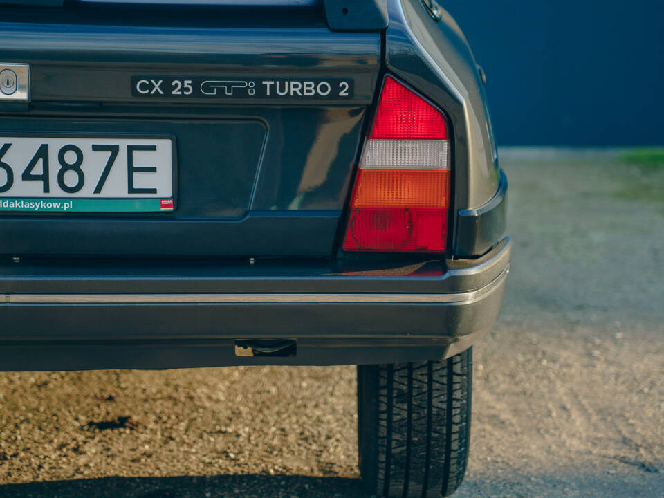 Image 56/74 of Citroën CX 25 GTI Turbo 2 (1988)