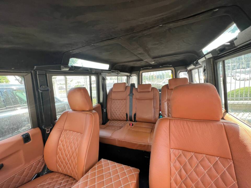Image 9/18 of Land Rover Defender 110 Td5 (2000)
