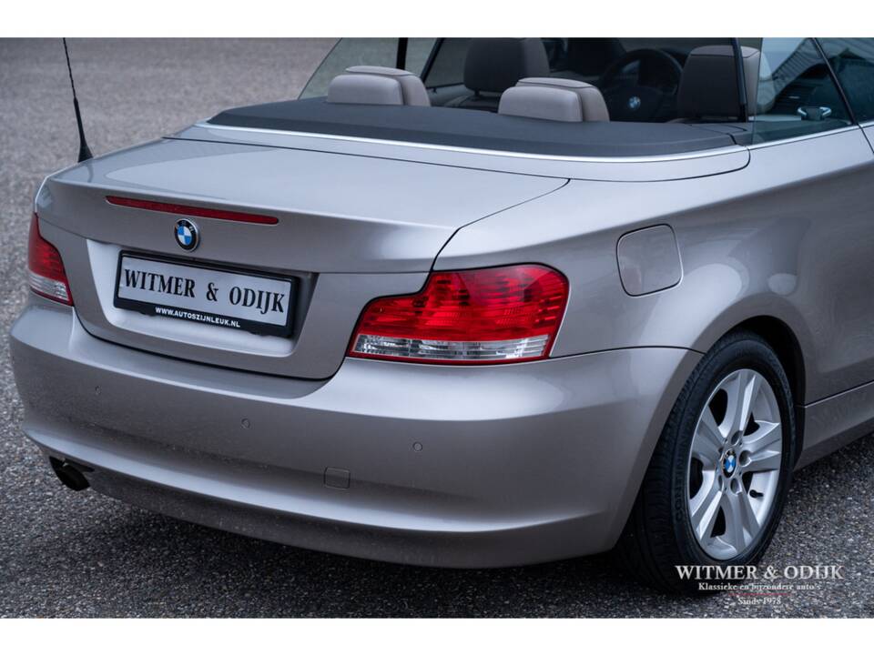 Image 28/33 de BMW 118i (2010)