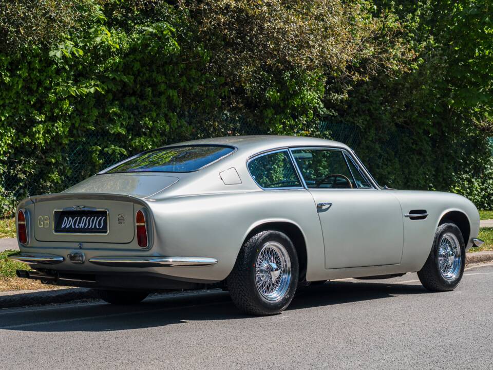 Immagine 3/27 di Aston Martin DB 6 Mk II (1971)