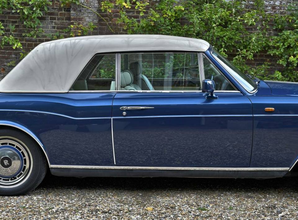 Imagen 20/50 de Rolls-Royce Corniche III (1991)