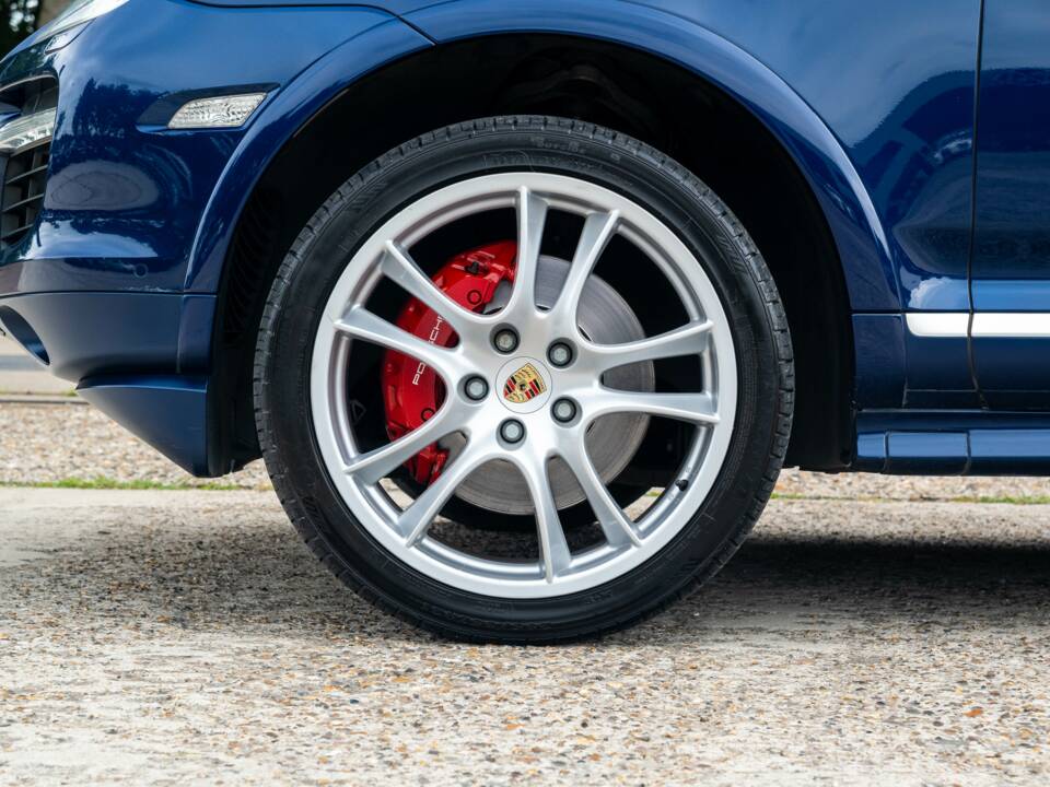 Image 15/25 of Porsche Cayenne Turbo (2008)