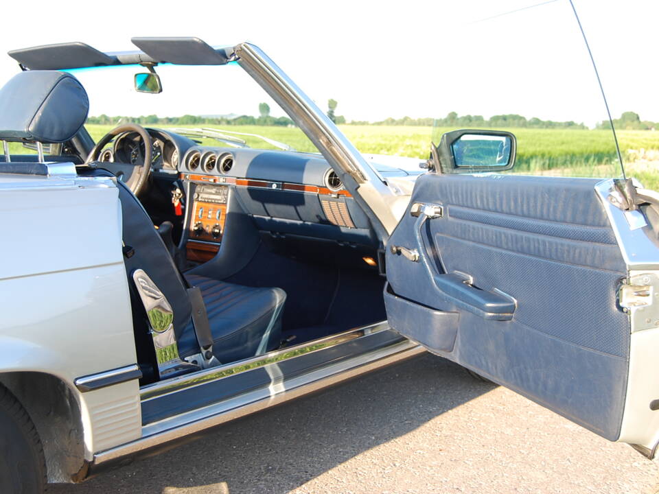 Image 58/87 of Mercedes-Benz 280 SL (1982)