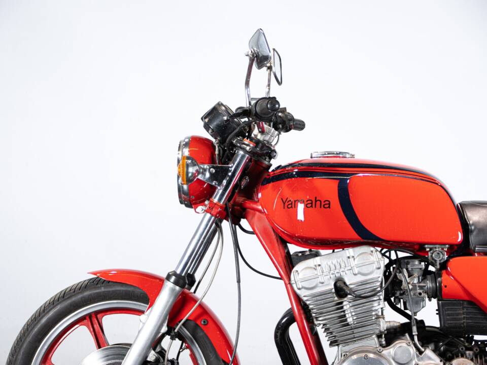Image 9/50 of Yamaha XS 750 (1979)