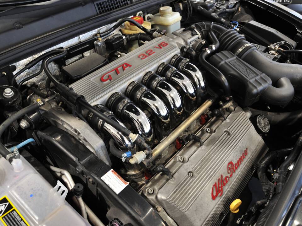 Image 6/27 of Alfa Romeo 147 3.2 GTA (2002)