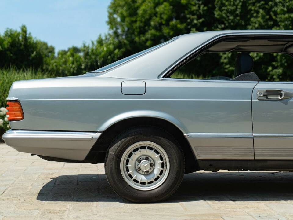 Afbeelding 17/50 van Mercedes-Benz 380 SEC (1982)
