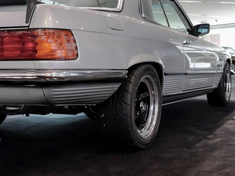 Immagine 30/48 di Mercedes-Benz 450 SLC (1978)