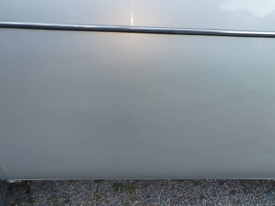Afbeelding 12/46 van Volkswagen T2b Kombi (1979)