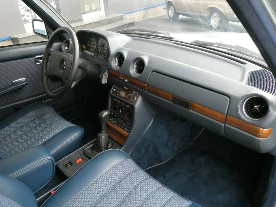 Image 12/21 of Mercedes-Benz 280 TE (1984)