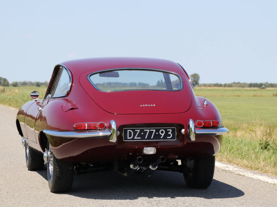 Image 33/50 de Jaguar Type E 3.8 (1964)