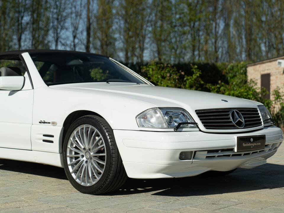 Bild 18/50 von Mercedes-Benz SL 320 (1997)