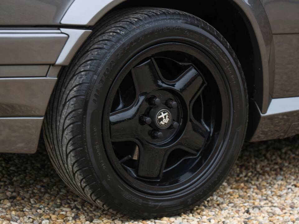 Image 21/50 of Alfa Romeo 75 3.0 V6 QV (1988)