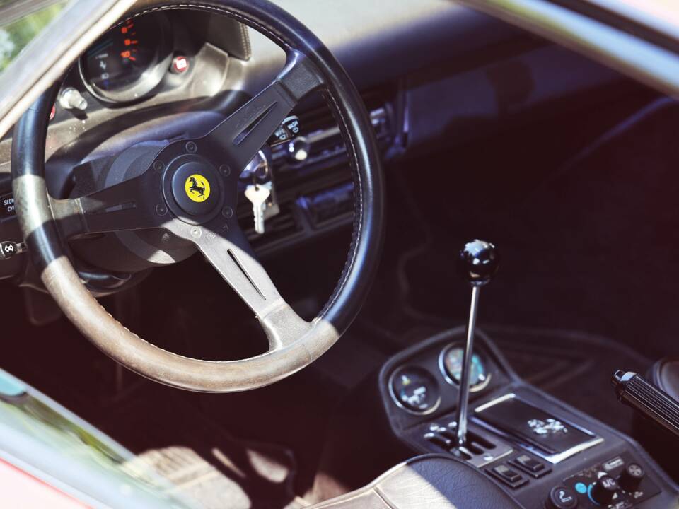 Image 50/61 of Ferrari 308 GTBi (1982)