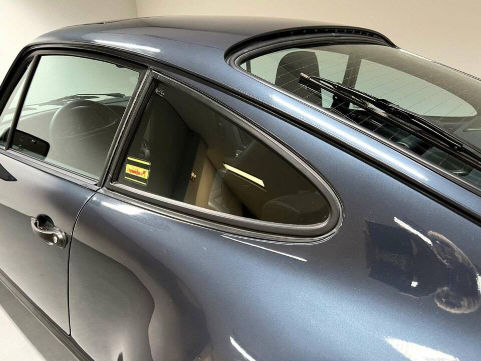Bild 7/15 von Porsche 911 Carrera 3.2 (1988)