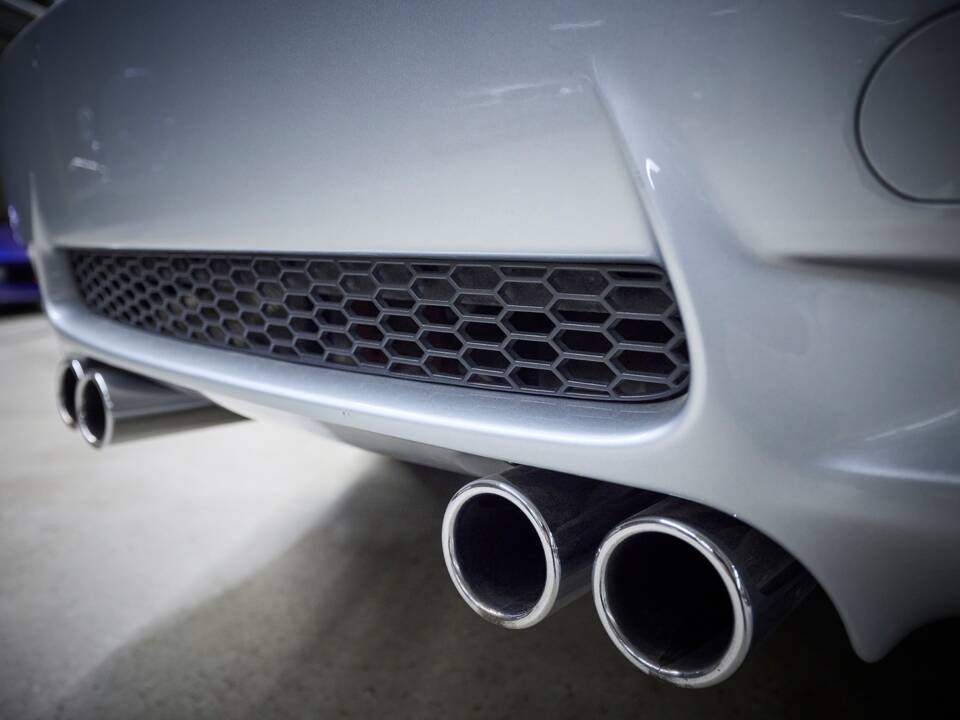 Image 24/100 of BMW M3 (2006)